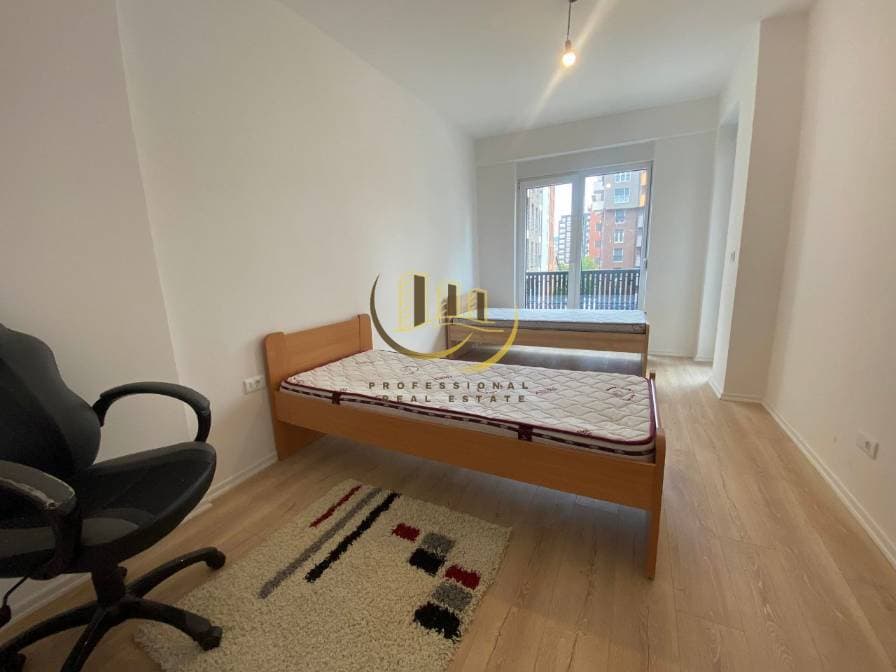 Prona #43282 miniaturë 1