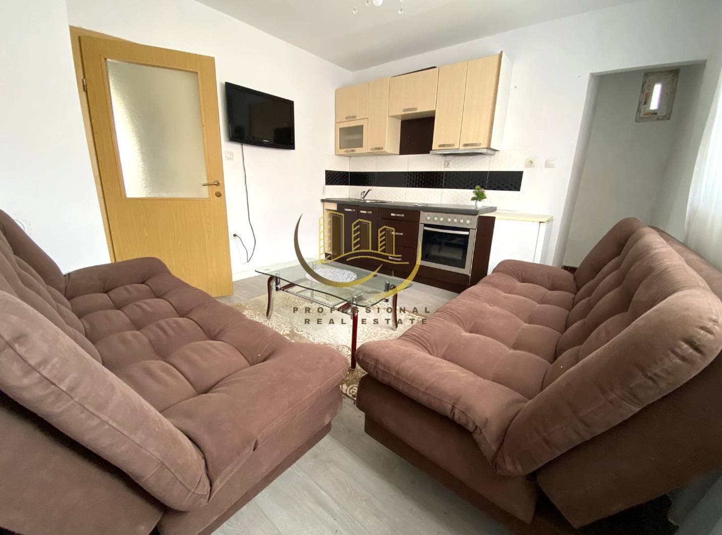 Prona #27675 miniaturë 2