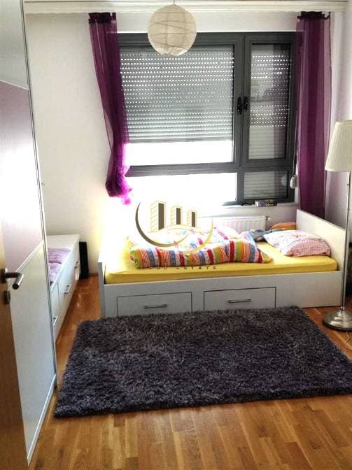 Prona #42028 miniaturë 2