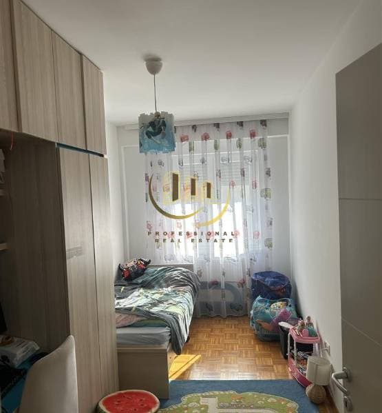 Prona #38554 miniaturë 2
