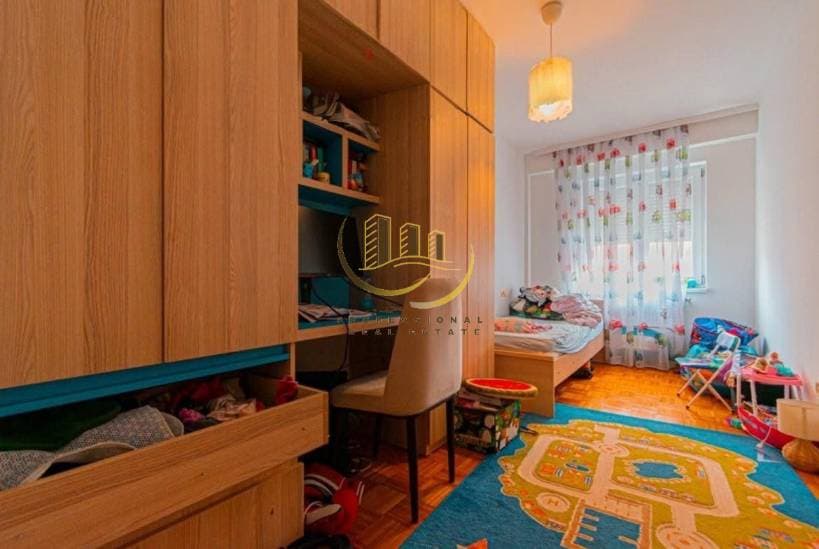 Prona #39872 miniaturë 2