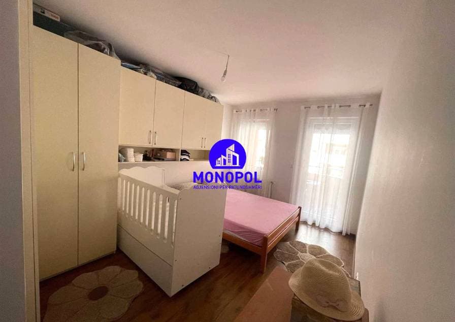 Prona #45303 miniaturë 2