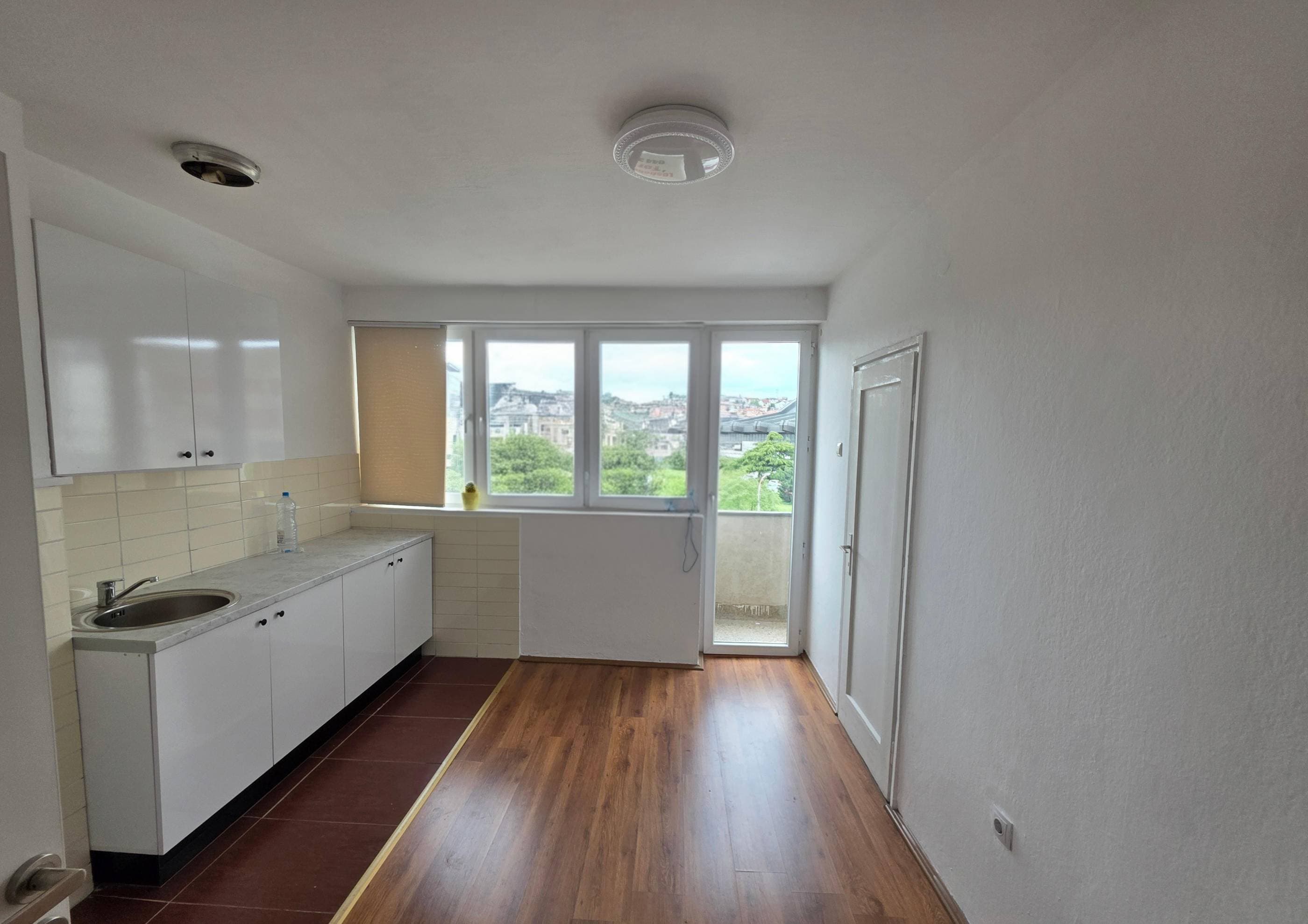 office 65m² for RENT in qendra