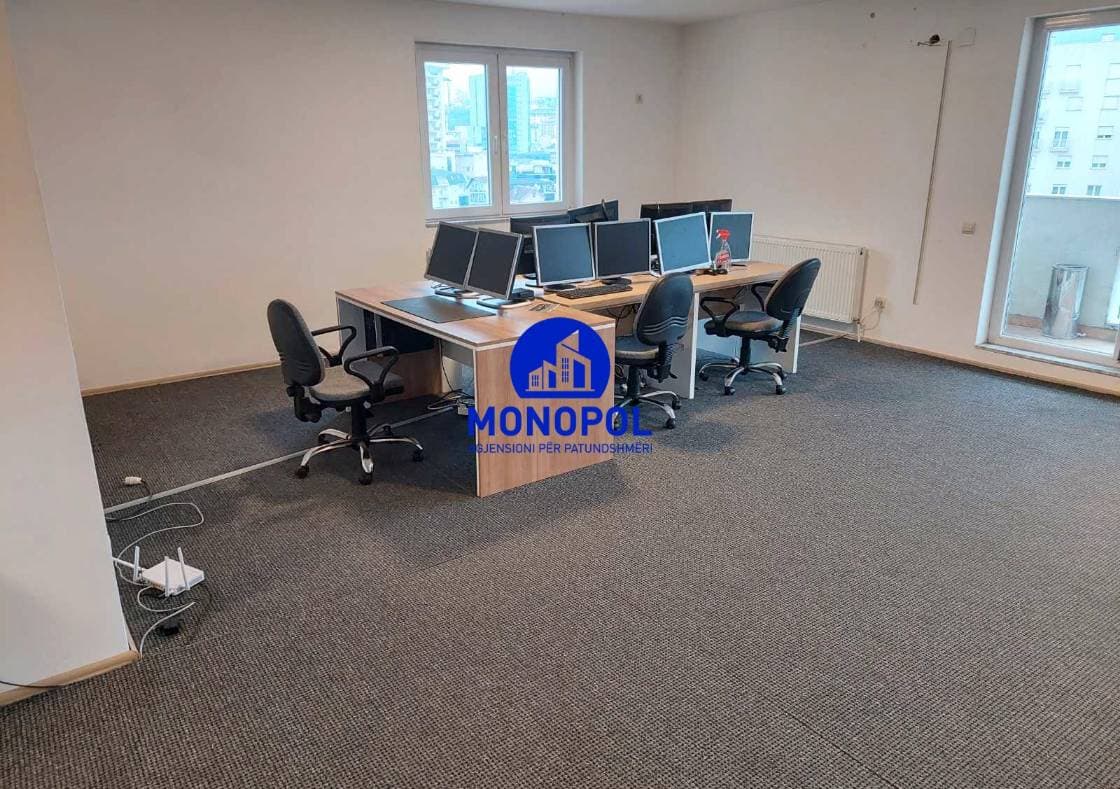 Banesë 130m² me QIRA në tophane miniaturë 1