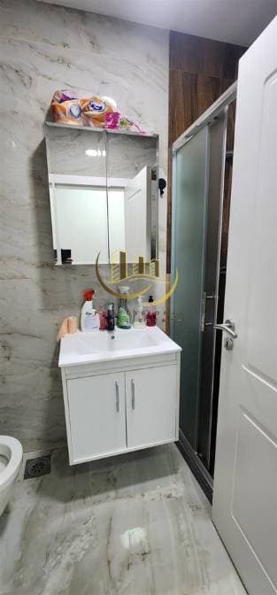 Prona #49900 miniaturë 2